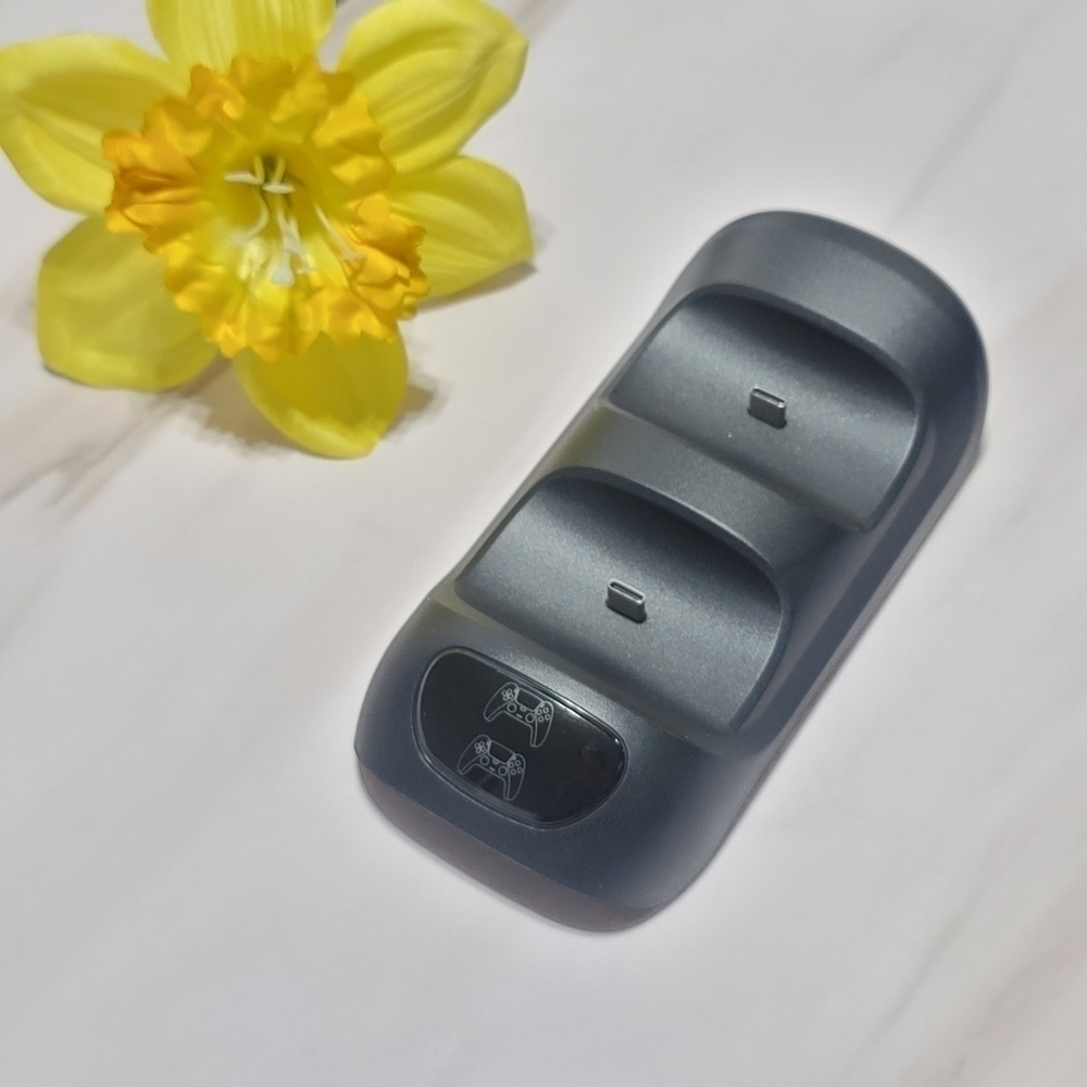 CONNYAM CHARGING DOCK FOR PS5 CONTROLLER - Picture 7 of 7